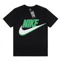 Camiseta Urbana Nike con Estampado de Puntos y Swoosh